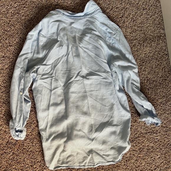 Aritzia Relaxed Oxford Shirt - Picture 3 of 4